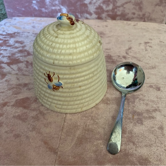 Vintage Pre-Loved Ceramic Honey Pot with Spoon and Bee Decor - Picture 7 of 7